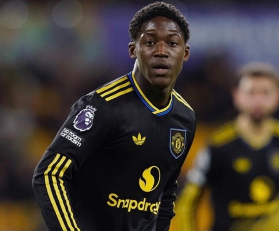 世界杯手机版官网-曼联重启梅努续约，阿莫林弃将重获新生，红魔太子值20万镑周薪吗